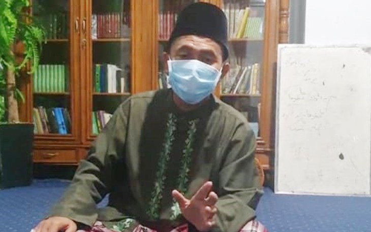 Pengasuh Ponpes Hidayatul Qomariyah KH. Aly Shodiq Ahmad.