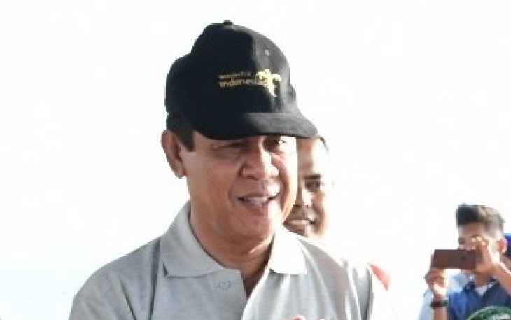 Gubernur Kepri H. Isdianto 