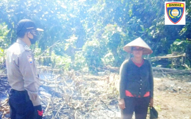 Bhabinkamtibmas Polsek Enggano Sosialisasi Cegah Karhutla Ditengah Masyarakat