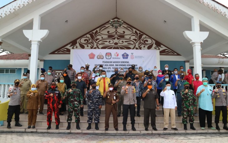 Polres Bintan Bersama TNI dan Intansi Terkait Gelar Apel Pembagian Masker Serentak