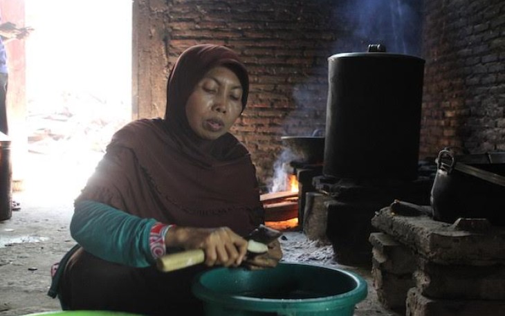 Sosok Ibu Sartillah (46) yang akrab disapa Mbah Illah