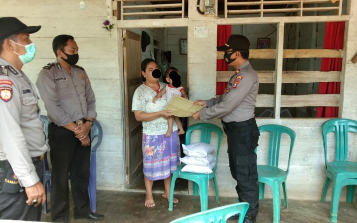 Polsek Pagar Jati Polda Bengkulu Bantu Warga Kurang Mampu