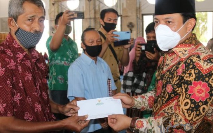 Wakil Wali Kota Bengkulu Dedy Wahyudi Salurkan Bantuan Secara Simbolis