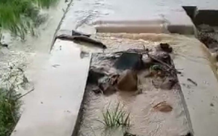 Bendungan Cangkakak Desa Krisik Sumedang Ambrol