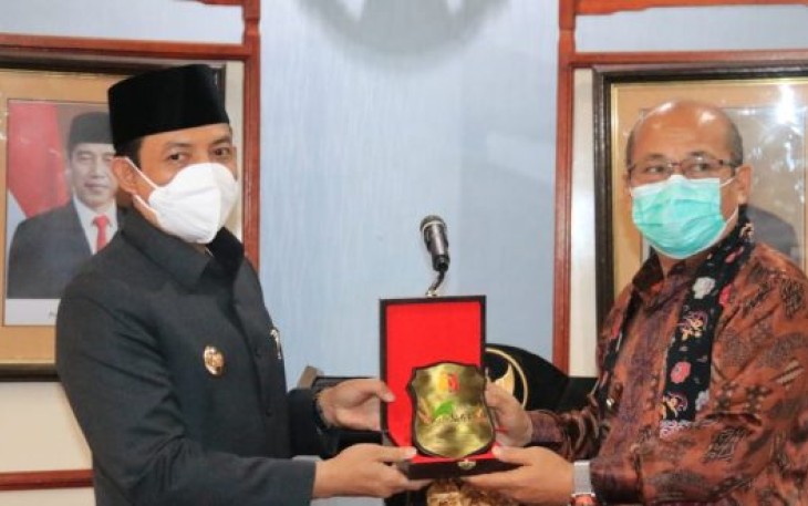 Kunjungan Kerja Penjabat Walikota Solok Asben Hendri ke Kota Bengkulu yang Berlangsung di Balai Kota