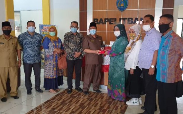 Kunjungan Kerja (kunker) dan Studi Banding Panitia Khusus I Dewan Perwakilan Rakyat Daerah (DPRD) Kota Padang di Ruang Rapat Kantor Bapelitbang Kota Bengkulu