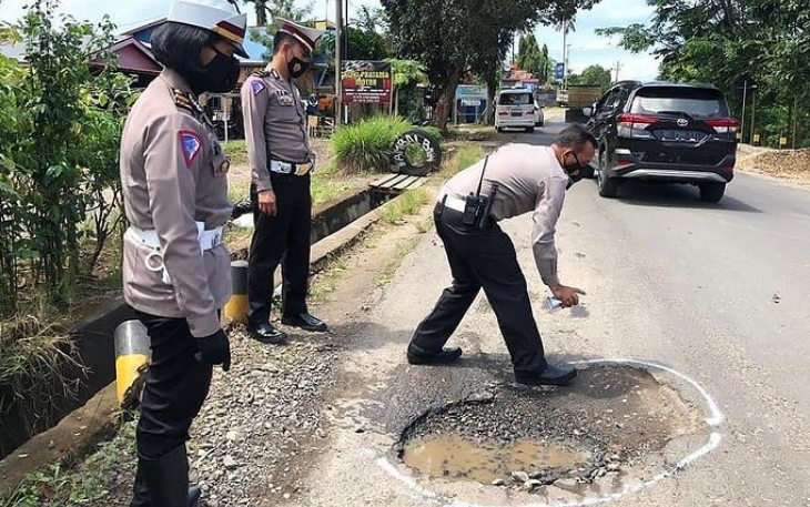 Sat Lantas Polres Bengkulu Survei Jalan Berlubang Potensi Kecelakaan