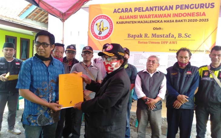 Ketua DPP AWI Hadiri Launching Media Megapolitan Serta Kukuhkan AWI Cabang Majalengka