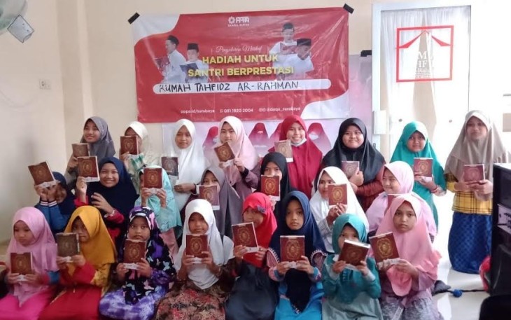 PPPA Daarul Quran Surabaya Salurkan Mushaf Hasil Patungan Bersama Donatur