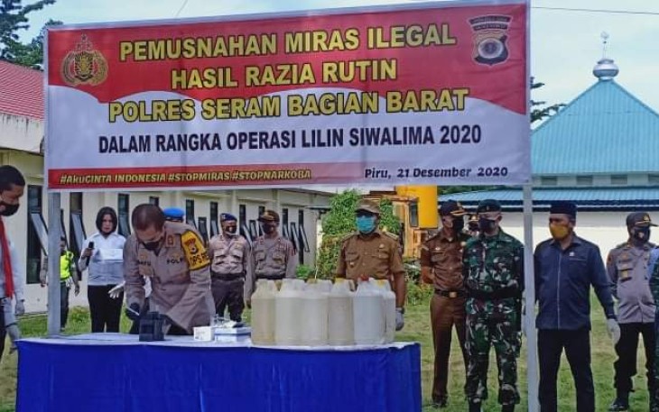  Sebanyak 2200 Liter Miras Hasil Sitaan Polres Seram Bagian Barat Dimusnahkan
