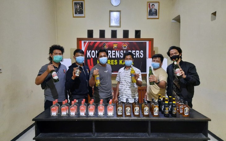 Polres Kaur Amankan Puluhan Botol Miras