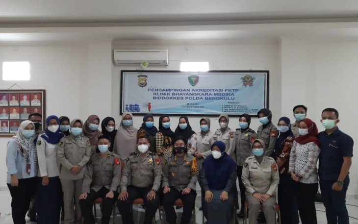 Personel FKTP Biddokkes Polda Bengkulu dan Jajaran Mengikuti Pendampingan Akreditasi Via Zoom Online Oleh Pusdokkes Polri