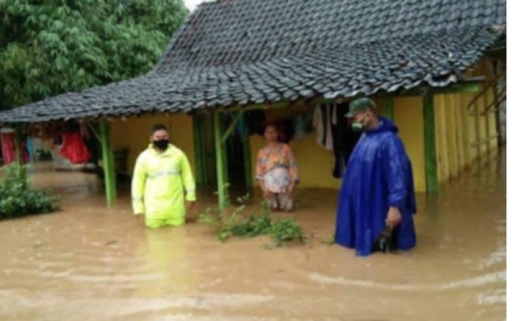 Bencana Alam Banjir Merendam Rumah Warg Desa Dawungsari Kecamatan Pegandon Kabupaten Kendal