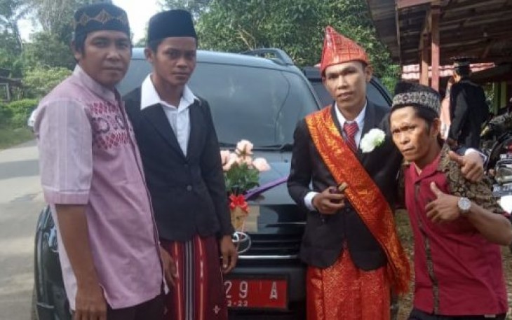 Warga Yang Akan Melakukan Akad Nikah ke Desa Air Muring Kecamatan Putri Hijau Kabupaten Bengkulu Utara