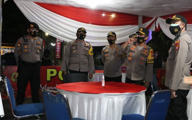 Kapolda Bengkulu Irjen Pol Teguh Sarwono Beri Bingkisan Pada  Anggota yang Bertugas 