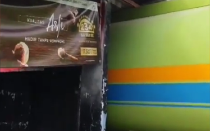 Truk Tangki Tabrak Tiga Rumah Warga  Jalan Kapuas Raya Kelurahan Lingkar Barat Kecamatan Gading Cempaka Kota Bengkulu