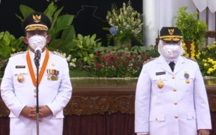 Gubernur Kepri Ansar Ahmad dan Wakil Gubernur Marlin Agustina 