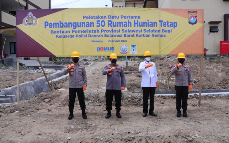 Gubernur Sulsel dan Kapolri Resmikan Pembangunan Rumah Polisi Korban Gempa di Sulbar
