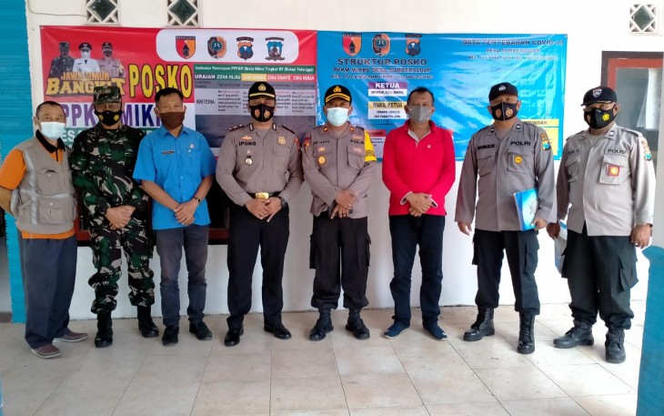 Tim Monev Asistensi Polres Tulungagung Cek Posko PPKM di Kecamatan Pucanglaban