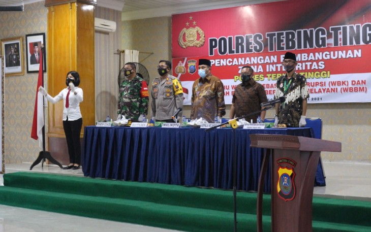 Walikota Hadiri Pencanangan Zona Integritas WBK/WBBM di Aula Polres Tebing Tinggi