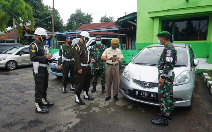 Satuan Subden Polisi Militer Pekalongan menggelar operasi Penegakan dan Ketertiban (Gaktib) kendaraan dinas maupun pribadi, baik roda empat maupun roda dua bagi seluruh anggota jajaran Kodim 0736/Batang bertempat di Makodim Batang, Selasa ( 9/2/2021) Pagi. 