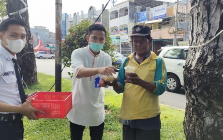 Saat Kegiatan Jumat Berkah PT BPRS Fadhilah