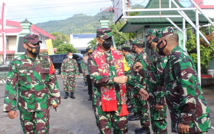 Ketua Tim Pengawas dan Evaluasi Penanggung Jawab Operasi (Wasev-PJO) Progam TNI Manunggal Membangun Desa (TMMD) Mayor Jenderal TNI Hendrasto Joko Saksono beserta rombongan melakukan peninjauan ke lokasi TMMD Reg ke-110 Kodim 0728/Wonogiri di Dusun Gemawang, Desa Brenggolo, Kecamatan Jatiroto, Rabu (17/3/2021).