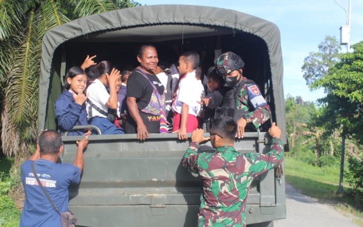 Satgas Pamtas Yonif 403/Wirasada Pratista di bawah pimpinan Mayor Inf Ade Pribadi Siregar, S.E., M.Si. turut serta dalam mengemban misi mencerdaskan kehidupan bangsa terkhusus masyarakat di daerah Arsotami kabupaten Keerom Provinsi Papua yang merupakan Perbatasan Negara Republik Indonesia dengan Negara Papua New Guinea (PNG). Rabu,  (17/3/2021).