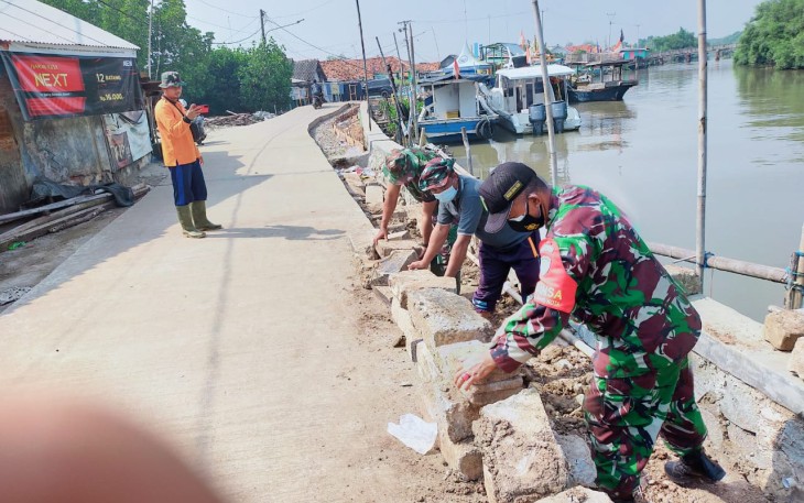 Pembangunan Turap Jalan