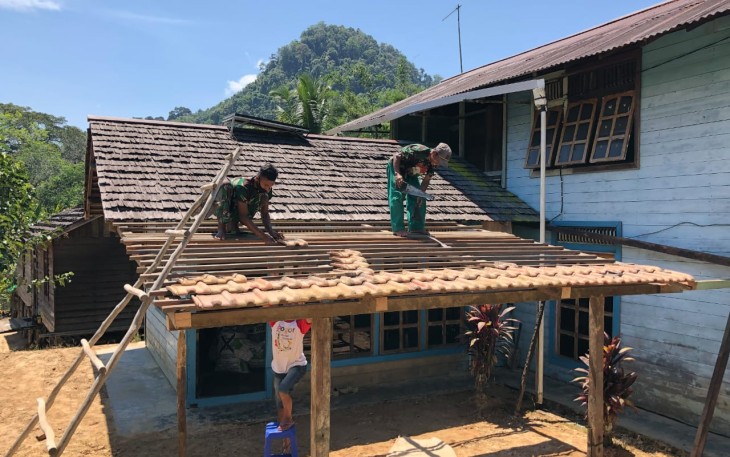 Selain melaksanakan operasi pengamanan perbatasan RI-Malaysia, kehadiran Satgas Pengamanan Perbatasan (Pamtas) Yonif 407/PK juga melaksanakan pembinaan teritorial (Binter) di wilayah penugasan.