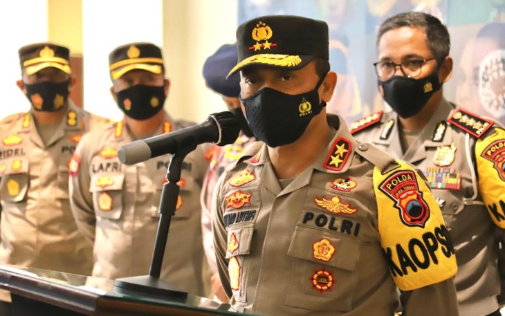 Kapolda Jateng Irjen Pol Ahcmad Luthfi melakukan pengecekan dan memberikan arahan dalam rangka pengecekkan dan kesiapan penyekatan jalur mudik tahun 2021, acara yang di gelar di wilayah Hukum Polres Magelang, bertempat di Hotel Grand Artos, pukul 09.00 Wib, Kamis (15/4/21).