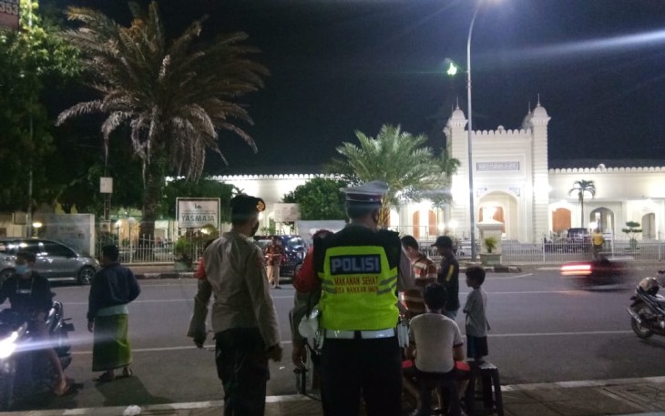 Pendisiplinan protokol kesehatan baik gabungan dengan instansi terkait lainnya seperti TNI, Satpol PP, Dishub dan BPBD Kota. Pekalongan, diwilayah Kota Pekalongan Jum'at, (16/4/2021) malam