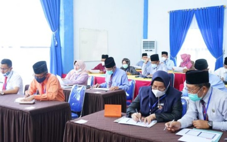 Evaluasi Kinerja dan Uji Kompetensi