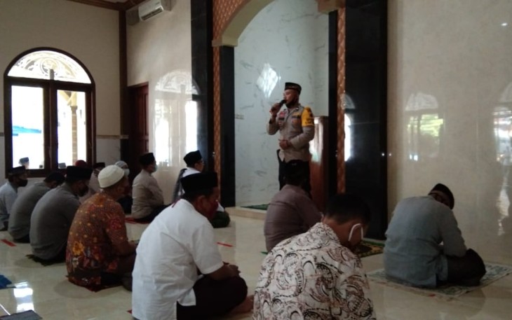 Kapolres Pekalongan Kota AKBP M Irwan Susanto S.I.K,SH,MH menyampaikan kepada Jamaah untuk mematuhi protokol kesehatan