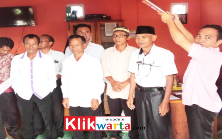 BPD dan  Pemdes Lantik 11Panitia Pilkades Desa Babatan Ulu Tahun 2021