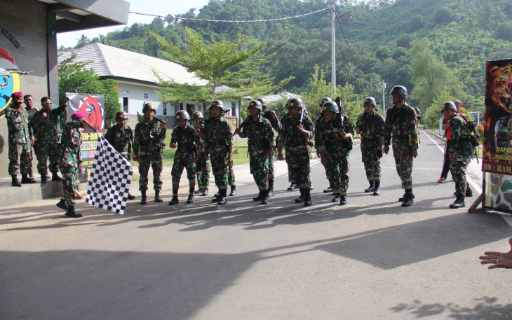 Prajurit Petarung Elang Samudra Batalyon Infanteri 7 Marinir Menggelar Lomba Kebut Gunung