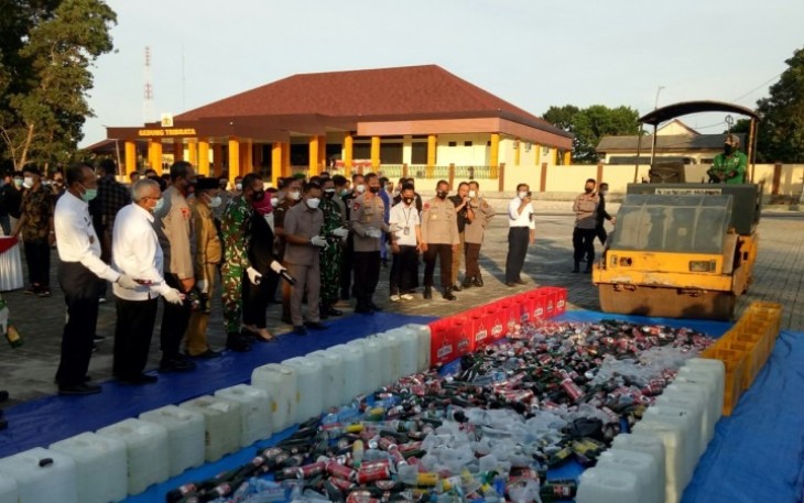Polda Babel Musnahkan Ganja Kering dan Miras