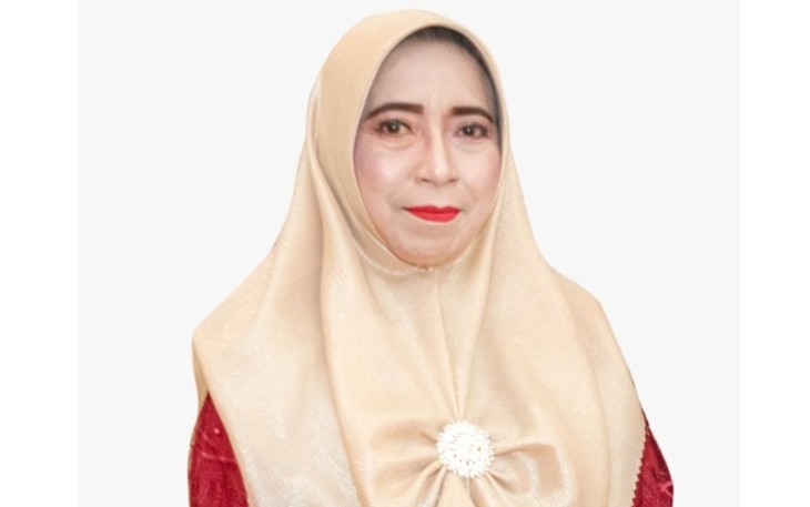Hj Titiek Sugiharti Surya