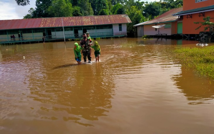 Babinsa 1206-12/Manday Lakukan Monitoring Wilayah