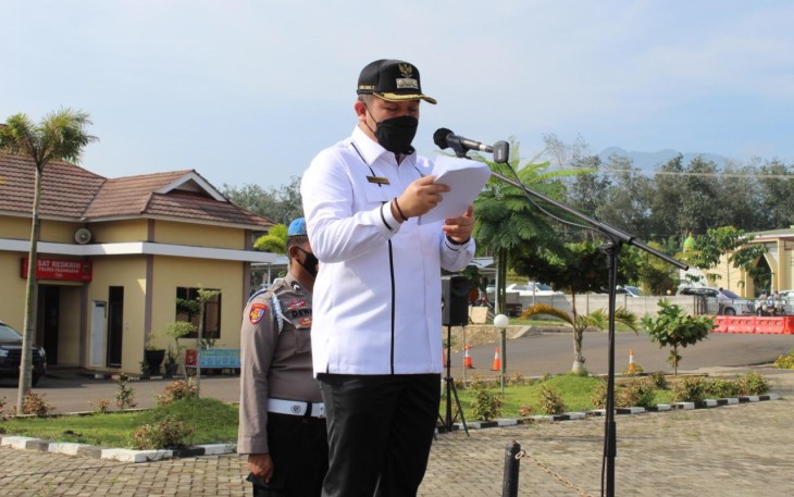 Bupati Pesawaran Dendi Ramadhona