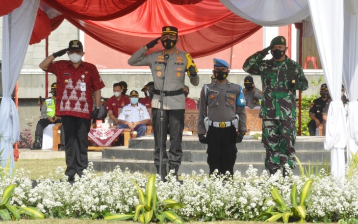 Komandan Kodim 0714/Salatiga Letkol Inf Loka Jaya Sembada.S.I.P mengikuti Apel Gelar Pasukan Operasi Ketupat Candi Tahun 2021 bertempat  di Alun alun Bung Karno Kelurahan Kalirejo Kecamatan Ungaran Timur Kabupaten Semarang,Rabu (05/05)