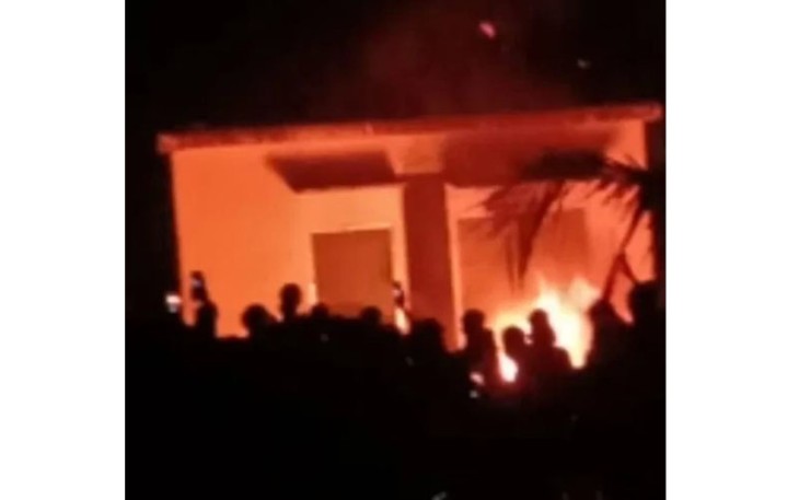 Polsek Candipuro Dibakar Massa 
