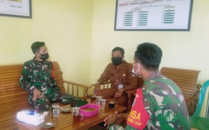 Bahas Masalah Pilkades Danramil Nanga Tanyap Sampaikan Ini