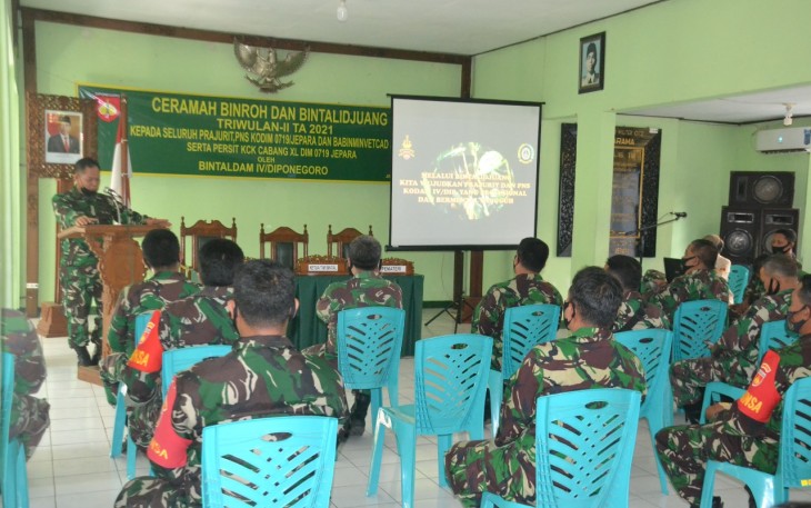 Ceramah binroh untuk anggota Kodim Jepara