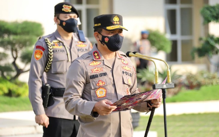 Kapolda Jateng Irjen Pol Ahmad Luthfi bersama PJU Polda Jateng menggelar Rapat Peningkatan Penanganan Covid 19 di Wilkum Polda Jateng bertempat di Lobby Mapolda Lt. 1, Senin, (14/6/21).