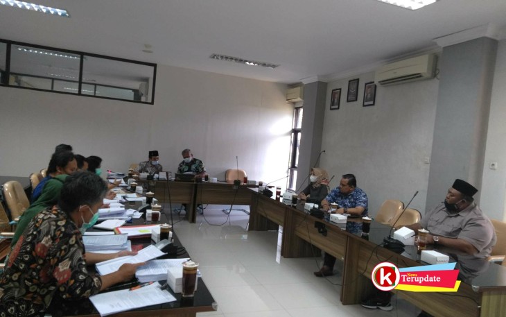 Hearing Komisi IV DPRD Kabupaten Blitar dengan Direksi RSUD Srengat Kabupaten Blitar, 4 Juni 2021. (foto : Faisal NR / klikwarta.com Blitar)