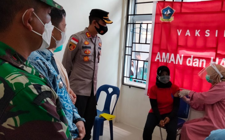 Kapolres Bintan Lakukan Peninjauan Vaksinasi Covid-19 di Wilayah Gunung Kijang