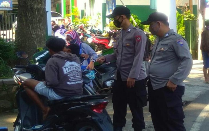 Sosialisasi PPKM Level 3 Terus Dilaksanakan Jajaran Polsek Cisompet