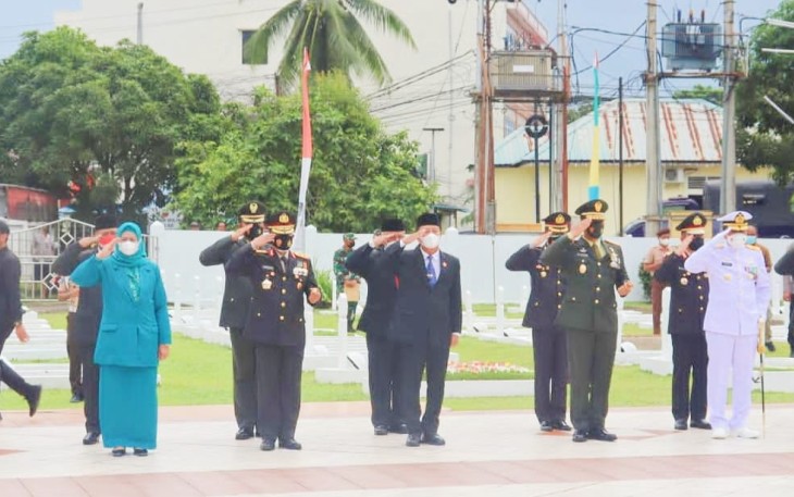 Dandim 0315/Bintan Ikuti Upacara Ziarah Nasional di TMP Pusara Bhakti Tanjung Pinang