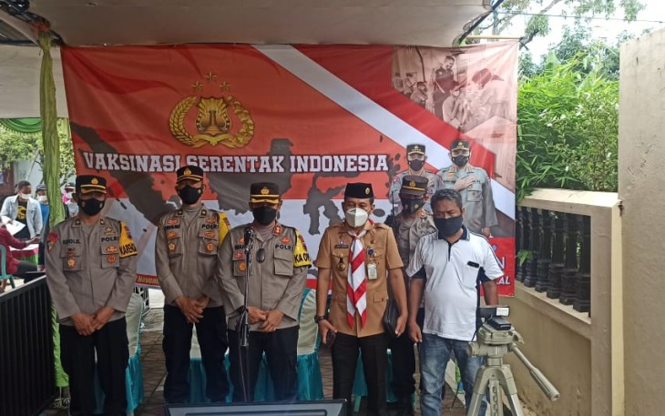 Polres Pekalongan Kota Gelar Vaksinasi Massal Di Rumah Warga